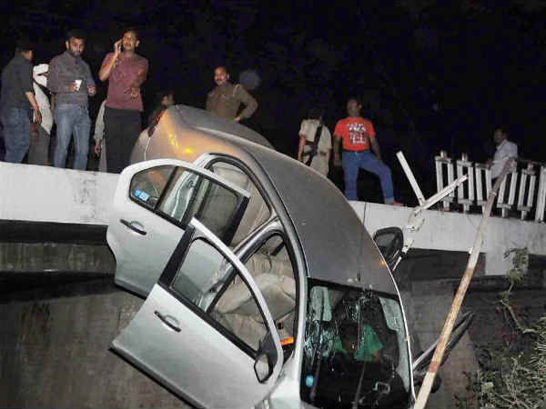 इलाहाबाद में दुर्घटना इलाहाबाद में दुर्घटना