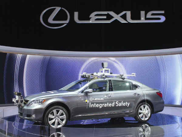 जनवरी 2013 में किया प्रदर्शन 