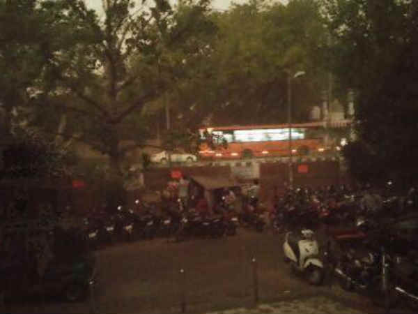 आंधी-तूफान में सब ठप 