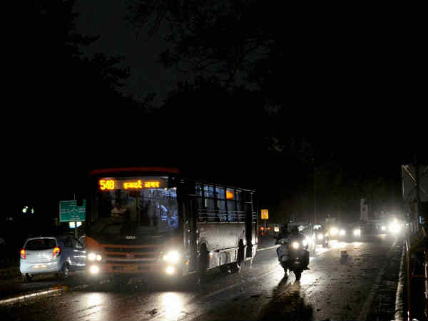 दिन में छाया अंधेरा 