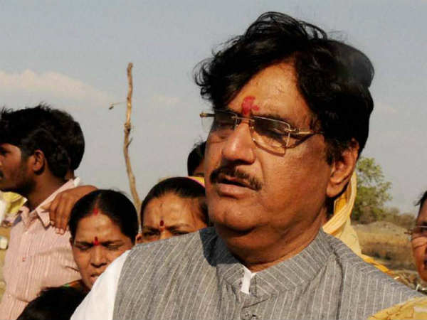 साहस के भरपूर थे मुंडे