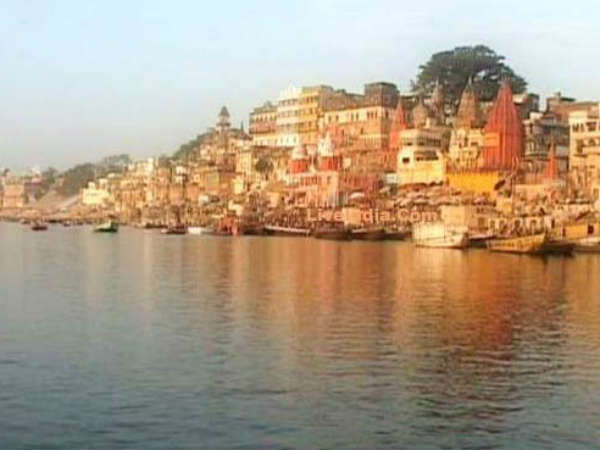 बनारस में कुल 365 घाट हैं 