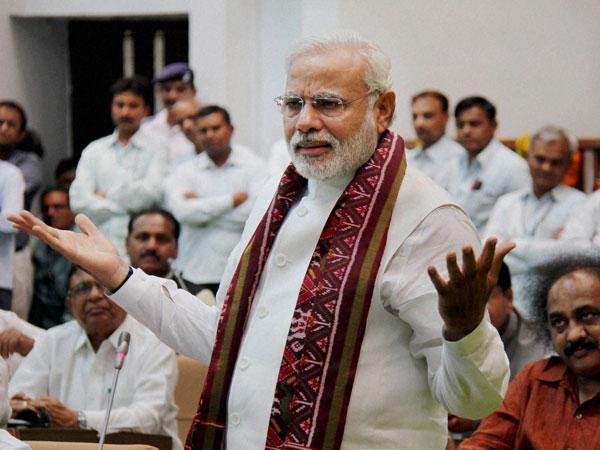 मोवाडो घड़ी और वल्गारी चश्मे के शौकिन