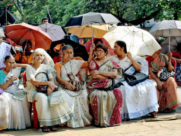 विरोध प्रदर्शन में गर्मी का आंतक 