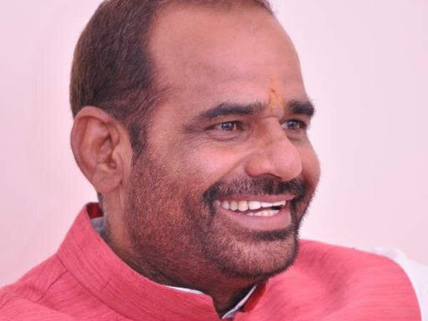 नेताजी ये क्या बोल गए