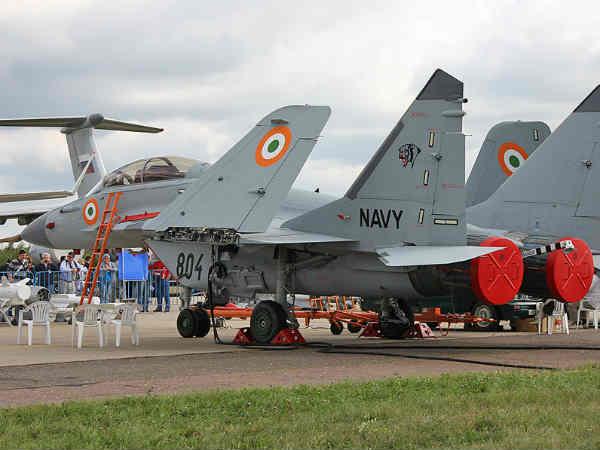 विक्रमाद‍ित्य की गोद में रहेंगे खतरनाक विमान 