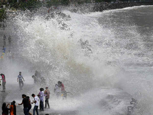 मुंबई में हाईटाईड