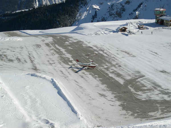 कोरशेवल एयरपोर्ट, फ्रांस