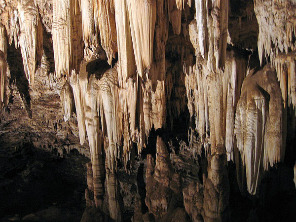 लावा-गुफा लावा-गुफा