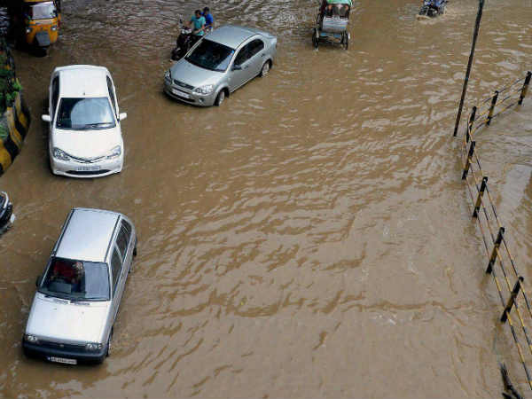 दर्जन भर इलाके जलमग्‍न 