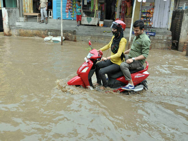 संचार व्‍यवस्‍था टूटी 