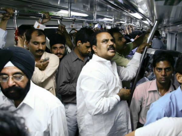 घूरने की आदत