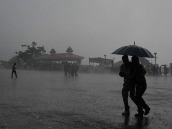 खुशनुमा हुआ मौसम
