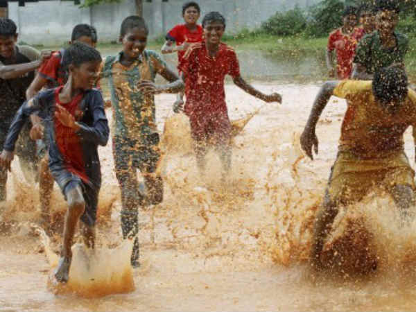 बारिश में मस्ती