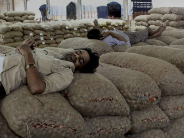  मंहगाई की मार