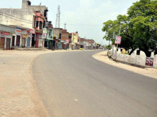 कांठ और अकबरपुर चैदरी में तनावपूर्ण सन्नाटा