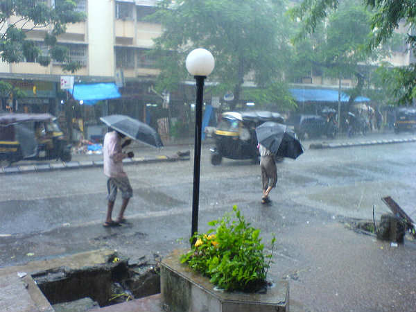 जनजीवन अस्त-व्यस्त