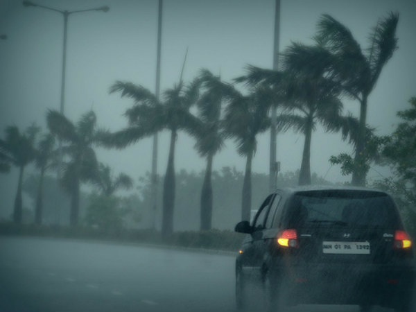 बारिश के साथ तेज हवा