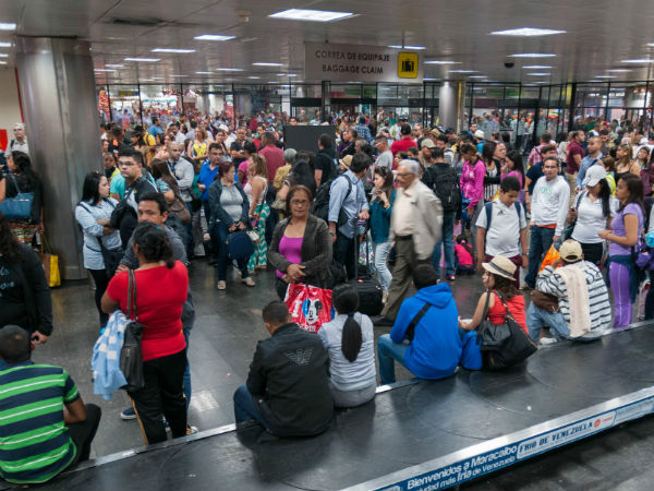 एयरपोर्ट की तर्ज पर बस अड्डा