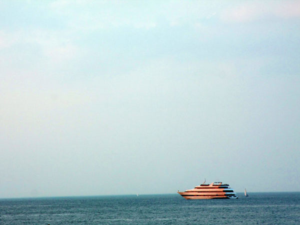 पूरी दुनिया में शांति की बेहतरीन मिसाल पूरी दुनिया में शांति की बेहतरीन मिसाल