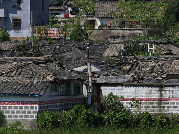 दक्षिण पूर्वी एशिया में गरीबी हुई कम