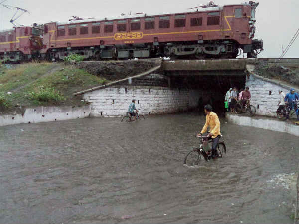गुजरात के सूरत में जलभराव 