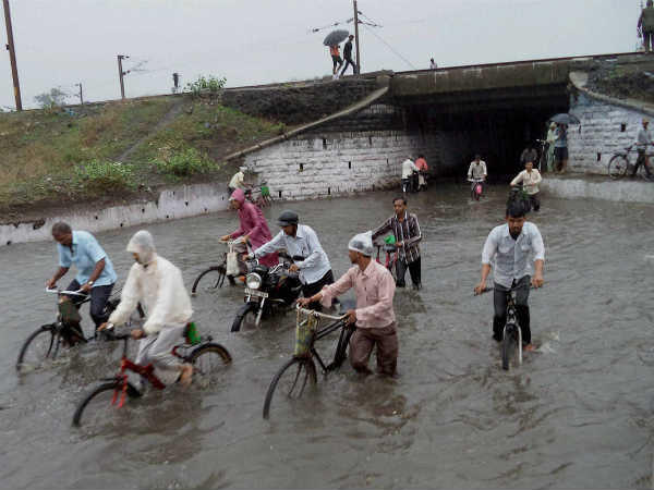 सूरत में जलभराव 