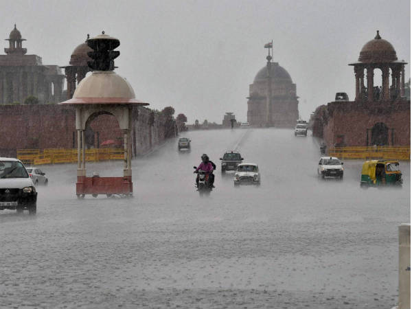 दिल्ली में भारी बारिश 
