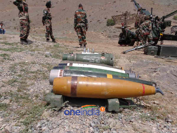 जमीन में दुश्मन को मार गिराती है जमीन में दुश्मन को मार गिराती है