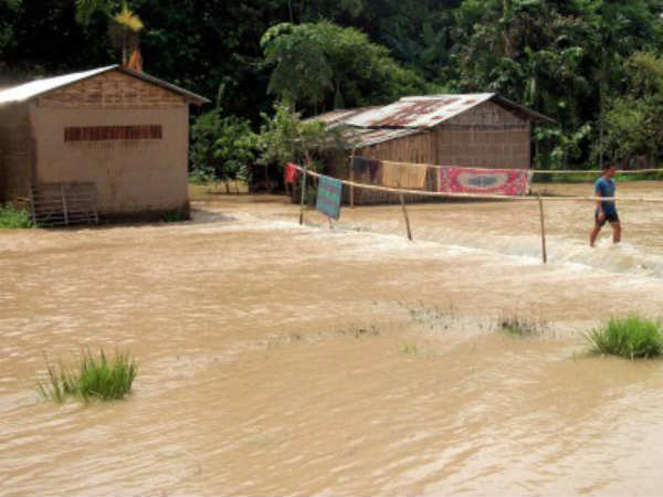 असम में डूबा गांव