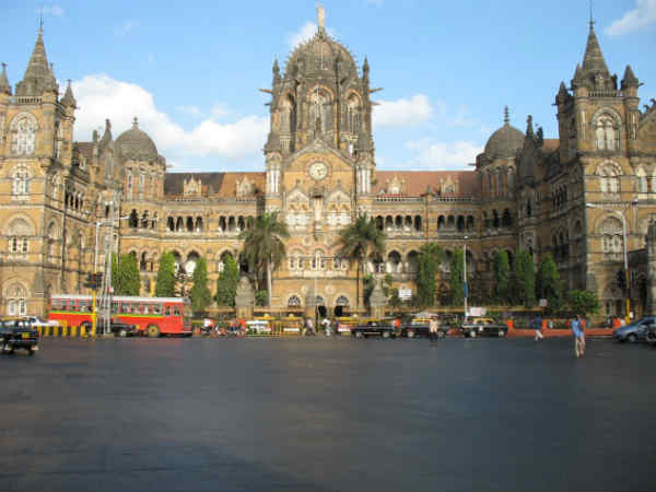 नंबर 30 पर मुंबई 