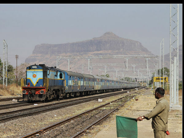 Jammu Tawi Express had a close shave in Gaya Jammu Tawi Express had a close shave in Gaya