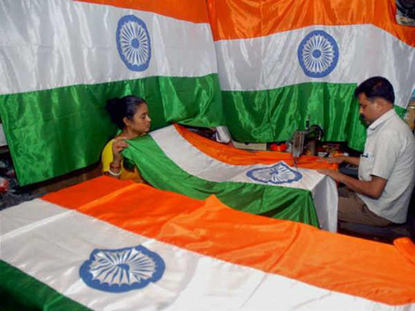 तिरंगे पर कुछ लिख नहीं सकते 