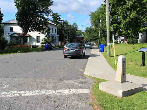 यूएस और कनाडा बॉर्डर