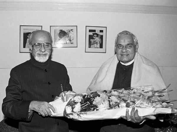 छह बार फाहराया तिरंगा 