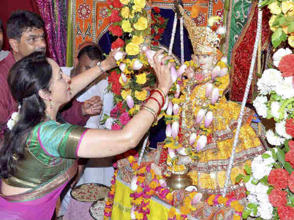 जन्माष्टमी के अवसर पर मथुरा में हेमा
