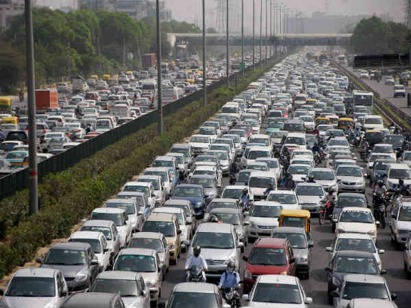 गुड़गांव में ट्रैफिक जाम गुड़गांव में ट्रैफिक जाम