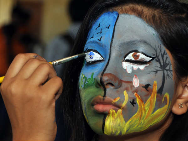 भुवनेश्वर में बॉडी पेंटिंग भुवनेश्वर में बॉडी पेंटिंग