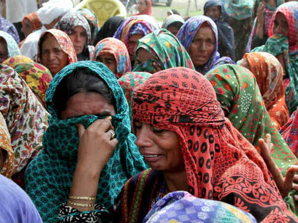 पाक ने छिनी घरों की शांति 