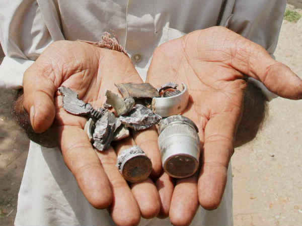 पाक की ओर से बरसीं गोलियां 