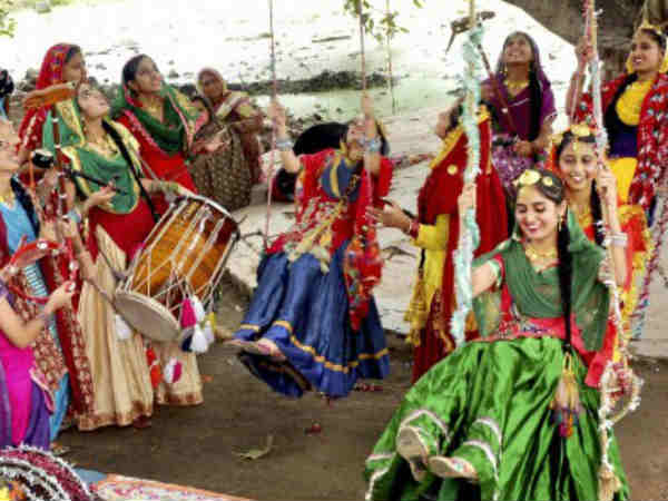सुहागिन और कुंवारी दोनों ही रखती हैं व्रत