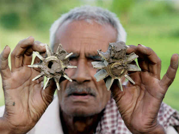 पाक का दोगला रवैया 