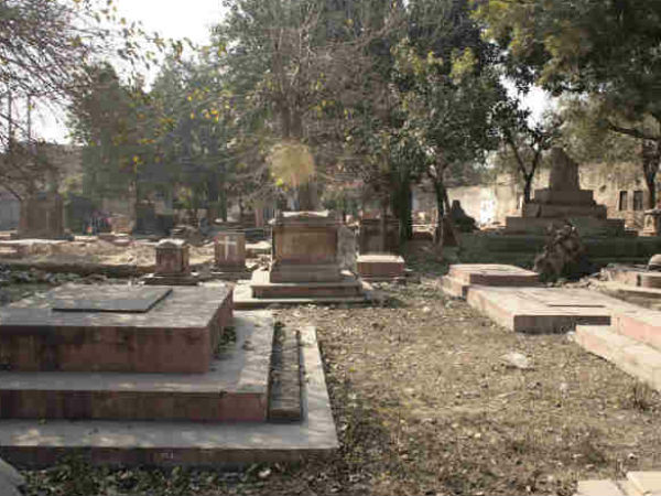  दिन के अजाले में भी दिखता है भयानक