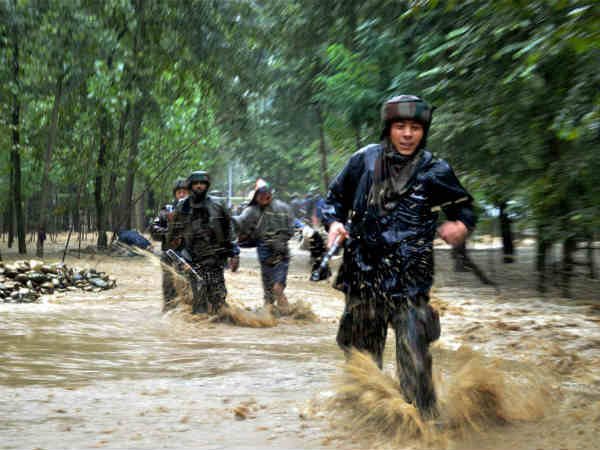 सेना ने पहुंचाई मदद