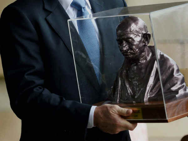 हर हाल में चाहते थे डील 