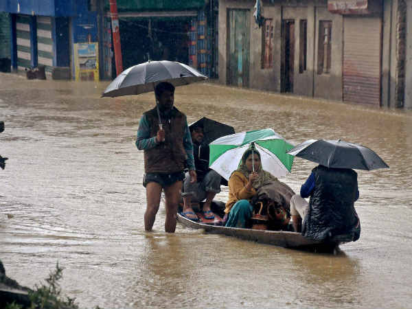 थम नहीं रही तबाही की बारिश 