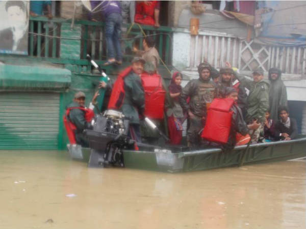 बिना खाना पानी के सैनिकों के परिवार 