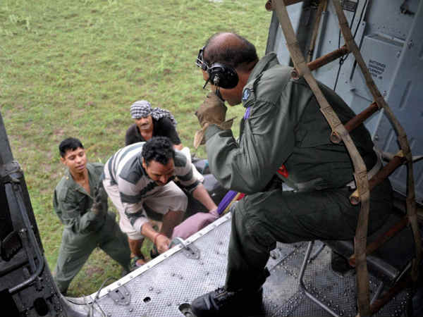 आर्मी ऑफिसर परेशान 