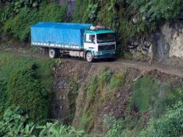 सड़क पर मौत