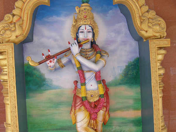 मार्च